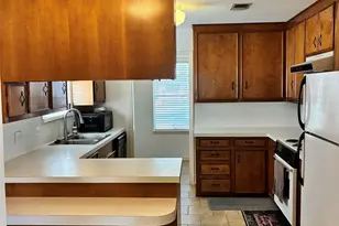 611 Todd St, East Bernard, TX 77435 - Photo 9
