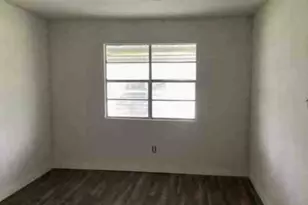 4721 Paradise Ln, Houston, TX 77048 - Photo 3