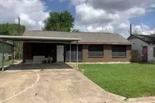 4721 Paradise Ln, Houston, TX 77048 - Photo 1