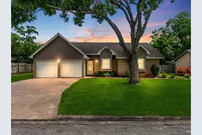 3925 Heatherglen Street, Bay City, TX 77414 - Photo 1