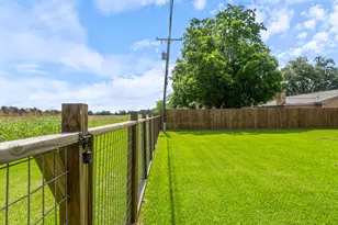 3925 Heatherglen St, Bay City, TX 77414 - Photo 35