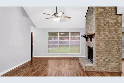 830 S 6th Street, La Porte, TX 77571 - Photo 9