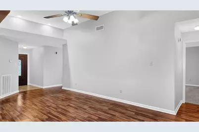 830 S 6th Street, La Porte, TX 77571 - Photo 11