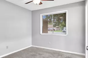 830 S 6th St, La Porte, TX 77571 - Photo 17