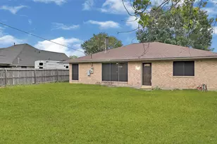 830 S 6th St, La Porte, TX 77571 - Photo 39