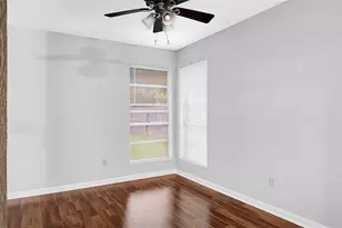830 S 6th St, La Porte, TX 77571 - Photo 13