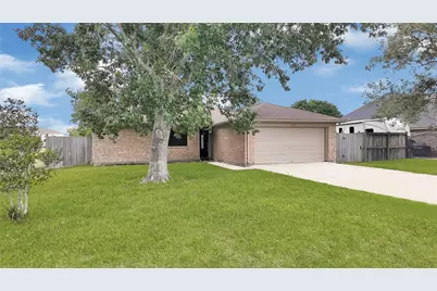 830 S 6th Street, La Porte, TX 77571 - Photo 1