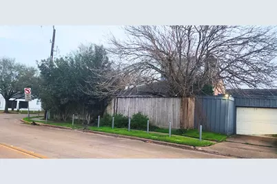 11003 Bellbrook Dr, Houston, TX 77096 - Photo 3