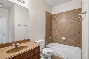 11922 Green Colling Park Dr, Houston, TX 77047 - Photo 21