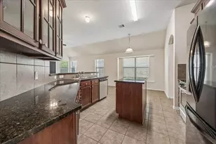 11922 Green Colling Park Dr, Houston, TX 77047 - Photo 15
