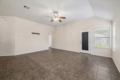 11922 Green Colling Park Drive, Houston, TX 77047 - Photo 13