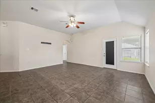 11922 Green Colling Park Dr, Houston, TX 77047 - Photo 13