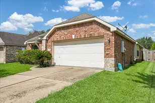 11922 Green Colling Park Dr, Houston, TX 77047 - Photo 7