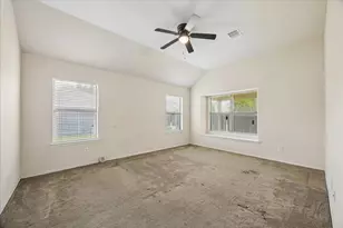 11922 Green Colling Park Dr, Houston, TX 77047 - Photo 19
