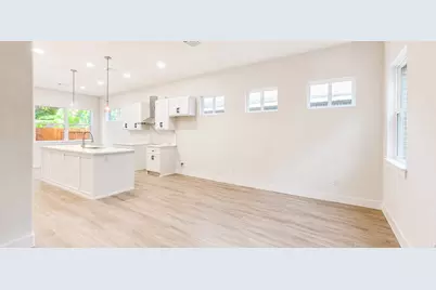 142B College Street, Fresno, TX 77545 - Photo 3