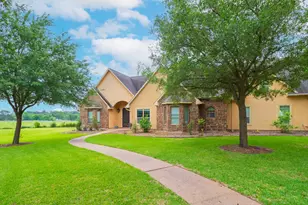 10863 Bourbon St, Willis, TX 77318 - Photo 11