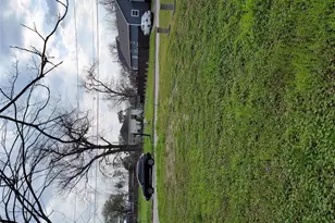 1425 E 34th St, Houston, TX 77022 - Photo 1