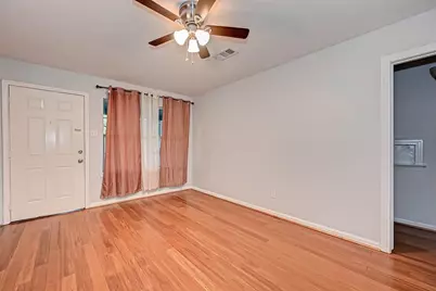 7028 Saint Augustine Street, Houston, TX 77021 - Photo 3