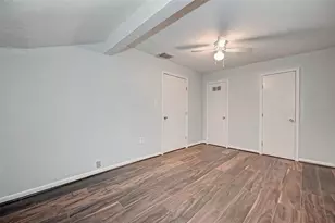 7028 St Augustine St, Houston, TX 77021 - Photo 9