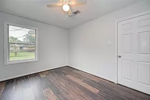 7028 St Augustine St, Houston, TX 77021 - Photo 11