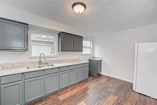 7028 St Augustine St, Houston, TX 77021 - Photo 7