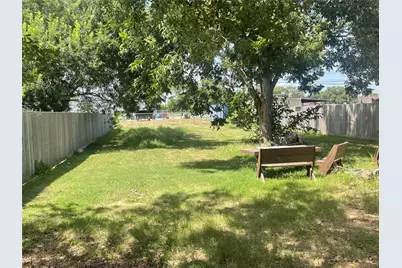 1104 Rorem Avenue, Palacios, TX 77465 - Photo 5