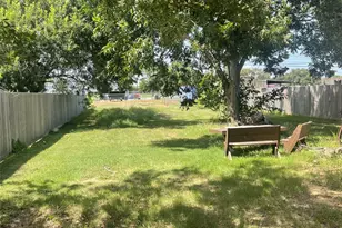 1104 Rorem Ave, Palacios, TX 77465 - Photo 5