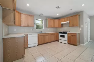 2808 Morenci St, Pearland, TX 77584 - Photo 13