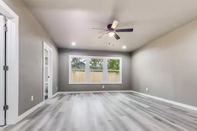 211 E 31st 1/2 Street, Houston, TX 77018 - Photo 11