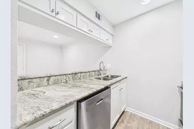 5333 Richmond Avenue #11, Houston, TX 77056 - Photo 7