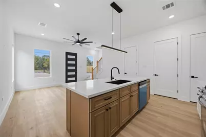 9019 Comal Street #B, Houston, TX 77051 - Photo 11