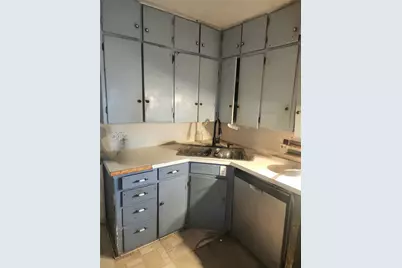 702 Maple Street, Yoakum, TX 77995 - Photo 5