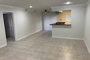 8229 Kingsbrook Rd, Houston, TX 77024 - Photo 13