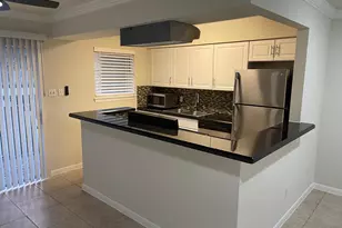 8229 Kingsbrook Rd, Houston, TX 77024 - Photo 3