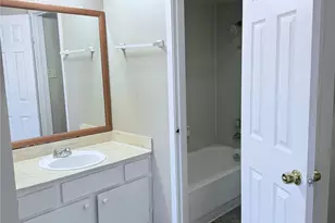 12655 Ashford Meadow Dr, Houston, TX 77082 - Photo 9