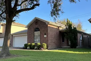 2882 Sun River Ln, Dickinson, TX 77539 - Photo 3