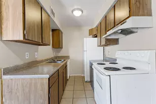 2804 Cypress Bend Cir, Bryan, TX 77801 - Photo 5