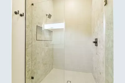 164 Wallace Street, Houston, TX 77022 - Photo 17