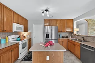 17111 Kemble Creek Dr, Houston, TX 77084 - Photo 9