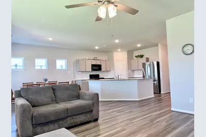 1951 Middle Pass Ln, Angleton, TX 77515 - Photo 15