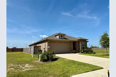1951 Middle Pass Ln, Angleton, TX 77515 - Photo 7