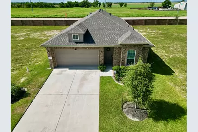 1951 Middle Pass Ln, Angleton, TX 77515 - Photo 3