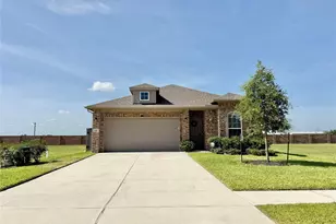 1951 Middle Pass Ln, Angleton, TX 77515 - Photo 1
