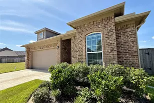 1951 Middle Pass Ln, Angleton, TX 77515 - Photo 3