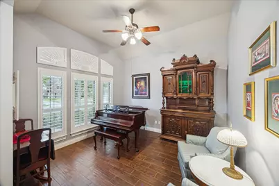 525 Cascade View Court, League City, TX 77573 - Photo 9