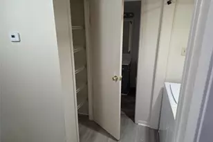 3025 Walnut Bend Ln, Houston, TX 77042 - Photo 21