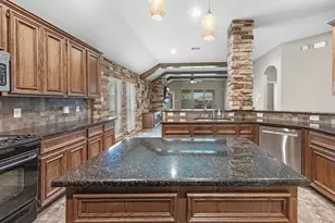 27723 Amy Willow Ln, Spring, TX 77386 - Photo 11
