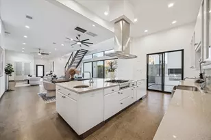 118 Tuam St, Houston, TX 77006 - Photo 27
