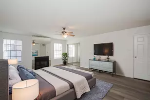 9850 Pagewood Ln, Houston, TX 77042 - Photo 11