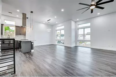 1913 Hoskins Drive #B, Houston, TX 77080 - Photo 9